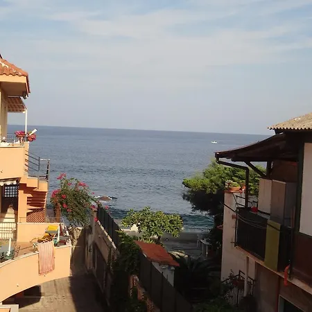 Holiday Delle Rose *