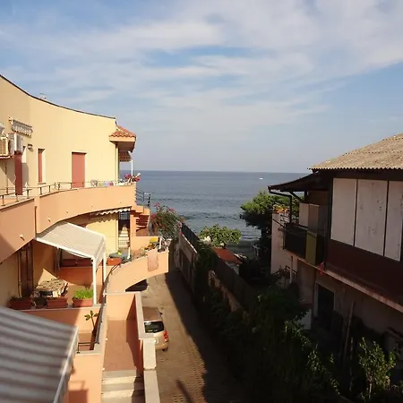 Holiday Delle Rose