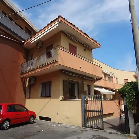 Holiday Delle Rose Riposto